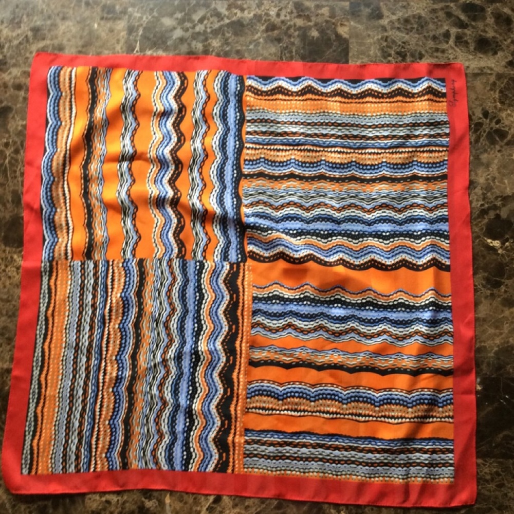 Symphony Women’s Scarf
